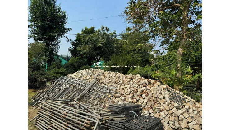 BÁN ĐẤT LONG BÌNH, QUẬN 9 - DT 1000M2 - SHR - 38.5 TỶ. LH:0907511230 - 0908334579.