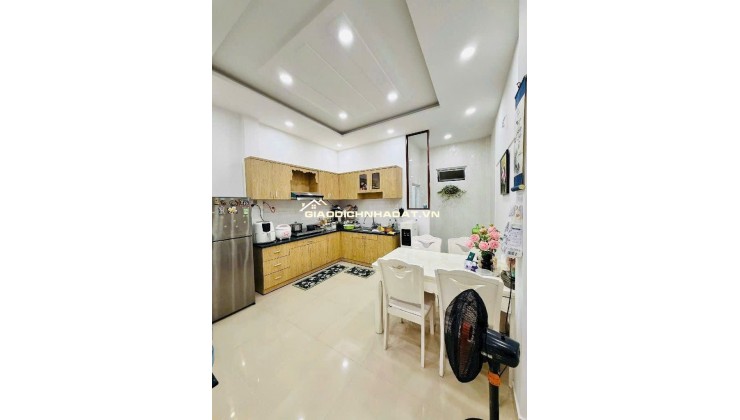 BÁN NHÀ QL 13 GẦN VẠN PHÚC CITY - DT 52M2 (4 TẦNG) - SẴN SỔ HỒNG - 7.5 TỶ TL. LH:0987202882.