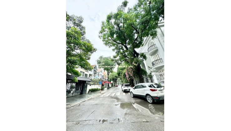 BIỆT THỰ TRUNG TÂM THANH XUÂN_350M_2 MẶT TIỀN LÔ GÓC SIÊU HIẾM_DÒNG TIỀN ~10.000 $/tháng