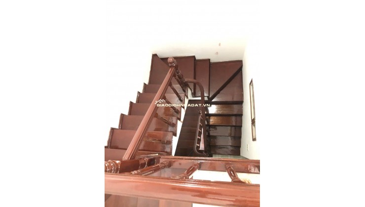 NHÀ VIP, KHU VỰC CBNV TRƯỜNG THUỶ LỢI. DT 33 M2 (4 TẦNG) SẴN SỔ CHỈ 10.8 TỶ. LH:0904683389