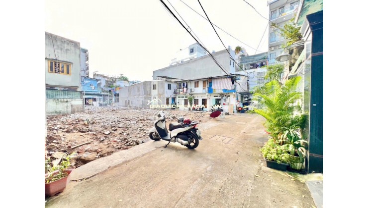 Cần bán lô đất FULL thổ cư hẽm cực thoáng Trần Xuân Soạn. Quận 7