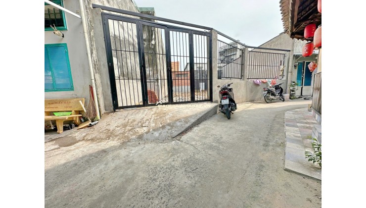Bán lô đất thổ cư vị trí đẹp tiện xây CHDV Đường số 49. Quận 7