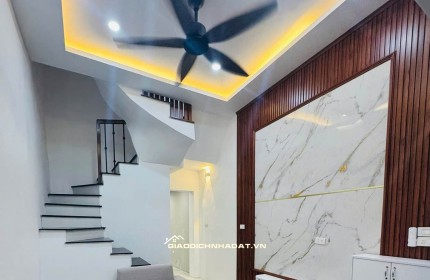 Bán nhà phố Tân Mai, Hồ Đền Lừ,40m, gần đường ô tô, 2 mặt ngõ , kinh doanh nhỏ, 6x tỷ