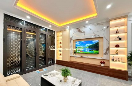 HIẾM! PHÂN LÔ PHỐ LÊ TRỌNG TẤN - GARA Ô TÔ 7 CHỖ + THANG MÁY MỚI CỨNG 45M² x 6 TẦNG 11 TỶ