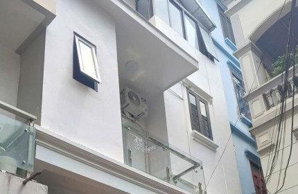 NHỈNH 8 TỶ CÓ NHÀ TẠI TRUNG TÂM BA ĐÌNH,GÀN LĂNG BÁC, QUẢNG TRƯỜNG, TIỆN ÍCH CHỌ DÂN SINH, BỆNH VIỆN, TRƯỜNG HỌC, TRUNG TÂM HÀNH CHÍNH