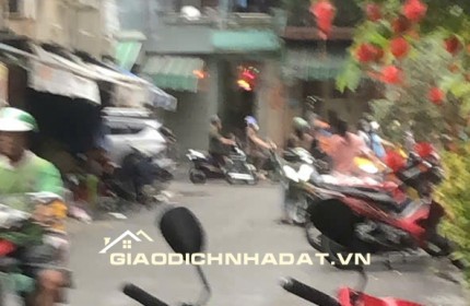 BÁN GẤP NHÀ BÀ HẠT Q10 GẦN ĐƯỜNG XE HƠI CÁCH VÀI BỨOC CHÂN. LH:0909304773