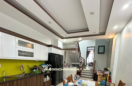 Bán Căn Nhà ĐƯỜNG QUANG TRUNG Có Diện Tích 68m2 ( 4*17, Diện tích sàn: 272m²) Tại Phường Minh Tân – TP yên Bái.