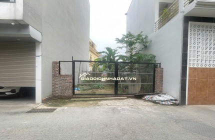 chính chủ bán đất, gần trường học, vị trí đẹp để kinh doanh