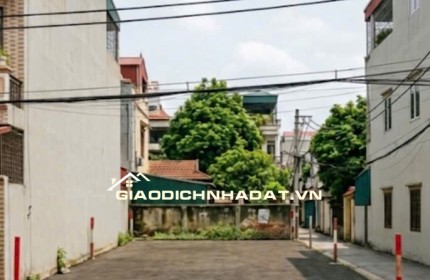 cần tiền cơ cấu kinh doanh, bán gấp mảnh đất đẹp ngay gần nhà văn hoá
