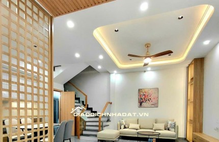 Siêu phẩm nhà đẹp Vũ Chí Thắng 4 tầng mặt tiền 6m