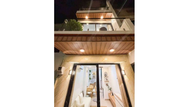 Nhà đẹp full nội thất cực hiếm tại quận 5 chỉ 6,95 tỷ
