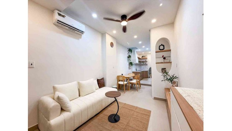 Nhà đẹp full nội thất cực hiếm tại quận 5 chỉ 6,95 tỷ