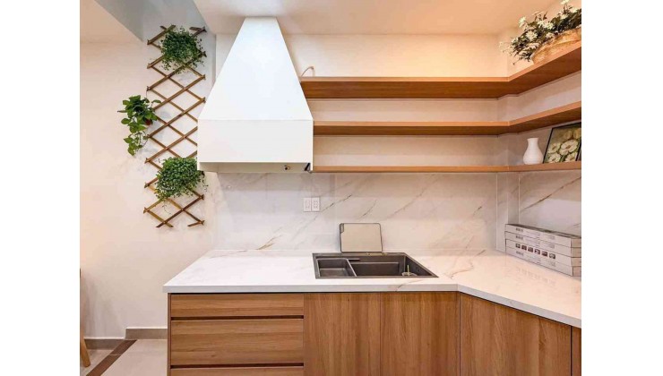 Nhà đẹp full nội thất cực hiếm tại quận 5 chỉ 6,95 tỷ