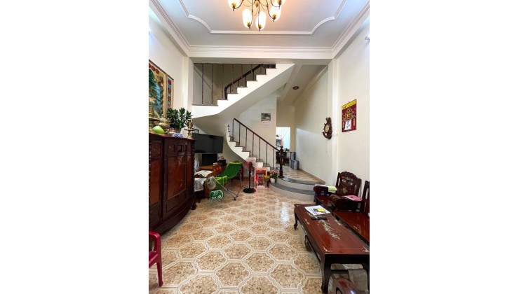 Hẻm xe hơi Trần Phú q5 - 42m2 sổ vuông đẹp - chỉ 8,5 tỷ