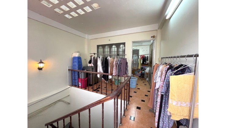 Hẻm xe hơi Trần Phú q5 - 42m2 sổ vuông đẹp - chỉ 8,5 tỷ
