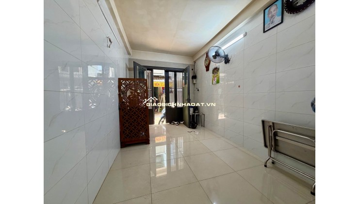 NHÀ HẺM XE HƠI HÀ TÔN QUYỀN – QUẬN 5