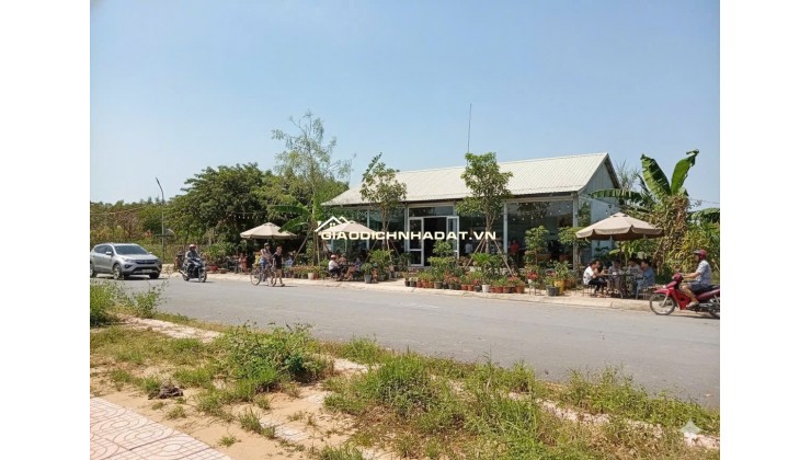 BÁN 500M ĐẤT TẠI CẦN THƠ, CÓ KHO SẲN BAO QUANH ĐẤT, MẶT TIỀN 27M, MẶT LỘ NHỰA 18M. LH:0798441899