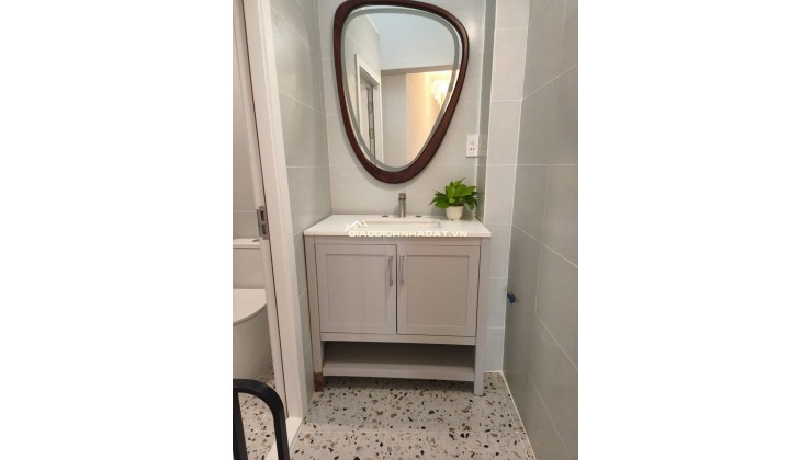 PHÚ NHUẬN – NHÀ ĐẸP FULL NỘI THẤT, HẺM XE HƠI 5M, CHỈ 6.25 TỶ. LH:0775532337.