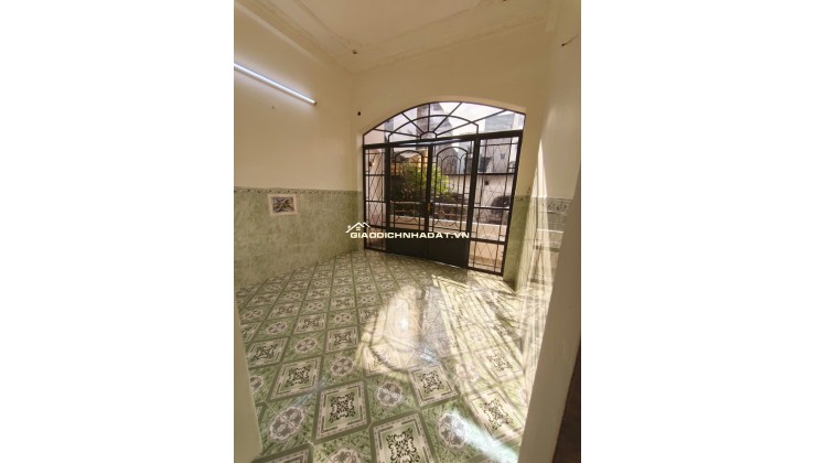 NHÀ ĐẸP LÊ THỊ BẠCH CÁT– QUẬN 11 – 42M2 - CHỈ 5.7 TỶ . LH:0775532337.
