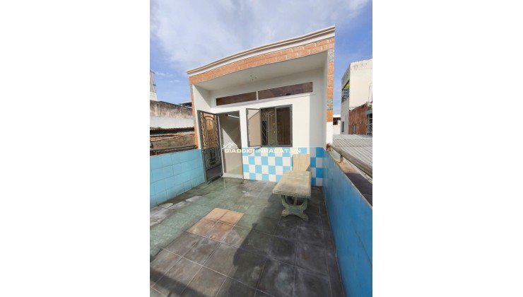 NHÀ ĐẸP LÊ THỊ BẠCH CÁT– QUẬN 11 – 42M2 - CHỈ 5.7 TỶ . LH:0775532337.