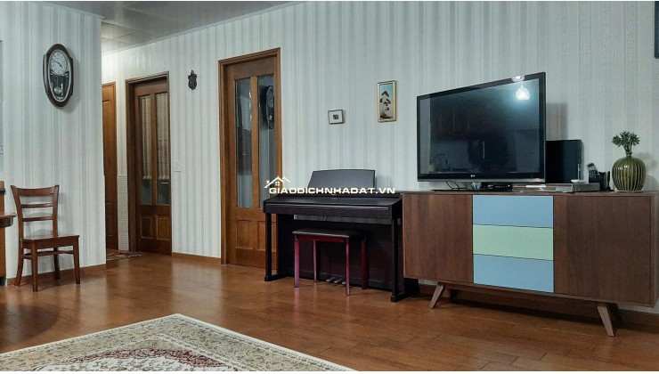Bán gấp căn hộ lô góc ngay trung tâm Q1 view Bitexco
