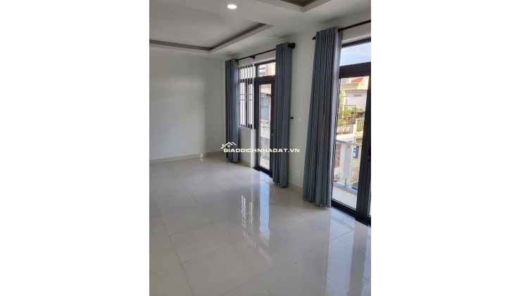 Cho thuê nhà hẻm xe tải 3 lầu 1 sân thượng 61/1 Thăng Long Tân Bình (cũ )