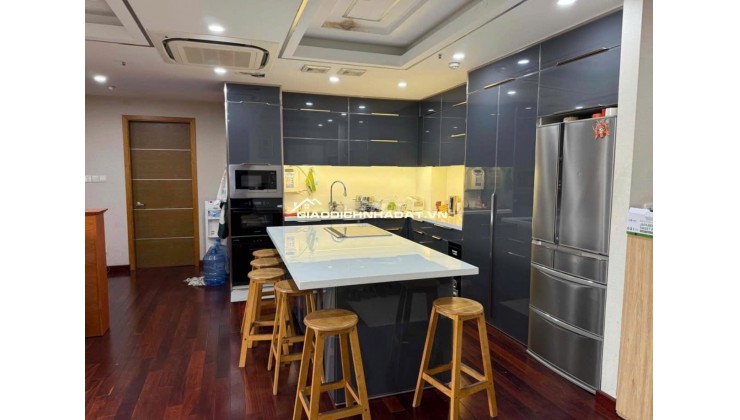 Bán căn hộ 156m2 tầng 3 CC cao cấp Sài Gòn Airport Plaza Tân Bình