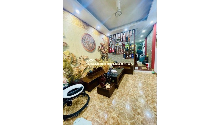 30m ra phố Tôn Đúc Thắng, nhà 30m x 4 tầng, giá chưa đến 9 tỷ