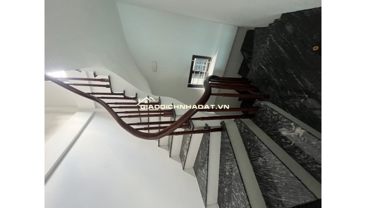 Nhà Đẹp Mới 30m Hoàng Liên Thụy Phương - Ô tô đỗ cửa - 5 ty 6