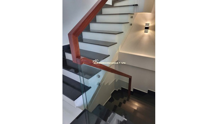 Cho thuê nhà hẻm xe tải 3 lầu 1 sân thượng 61/1 Thăng Long Tân Bình (cũ )