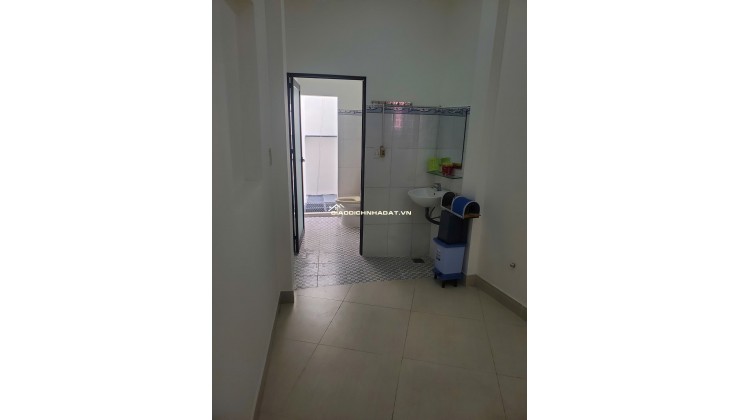 Cho thuê nhà 222/4 Võ Thành Trang P11 QTân Bình 1 trệt 2 lầu