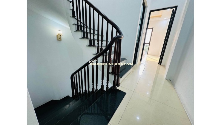 Nhà Đẹp Di Trạch Nhổn - 3 Phút ra ga Hn - 36m - 4 tầng chỉ 5ty6 - full tiện ích