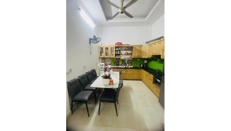 Cần Ra Đi Căn Nhà Ô tô Đỗ Cửa Phú Thượng Tây Hồ - 50m 4 tầng - Giá hợp lý 8ty5