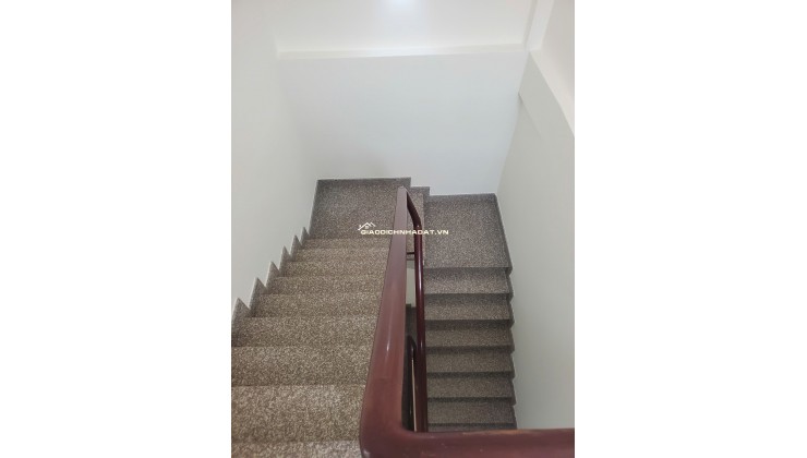 Cho thuê nhà 222/4 Võ Thành Trang P11 QTân Bình 1 trệt 2 lầu