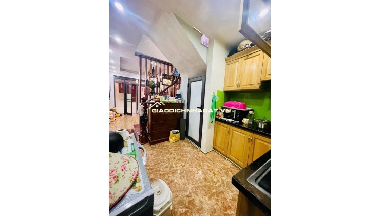 30m ra phố Tôn Đúc Thắng, nhà 30m x 4 tầng, giá chưa đến 9 tỷ