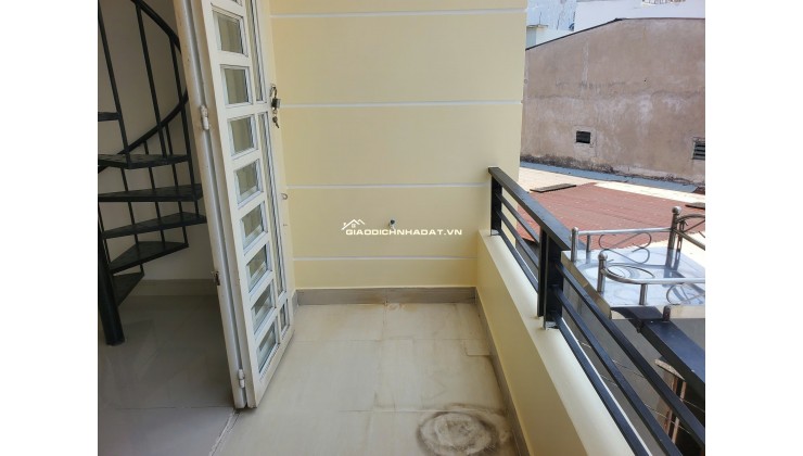 Cho thuê nhà 222/4 Võ Thành Trang P11 QTân Bình 1 trệt 2 lầu