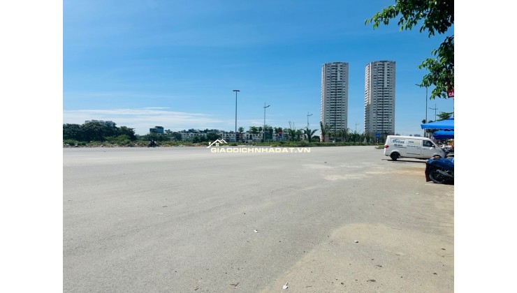 Nhà Đẹp Di Trạch Nhổn 46m 5 tầng Chỉ 5 ty2 - Ngay Sát Vành Đai 3.5 - Ô tô - Ở cực thoáng