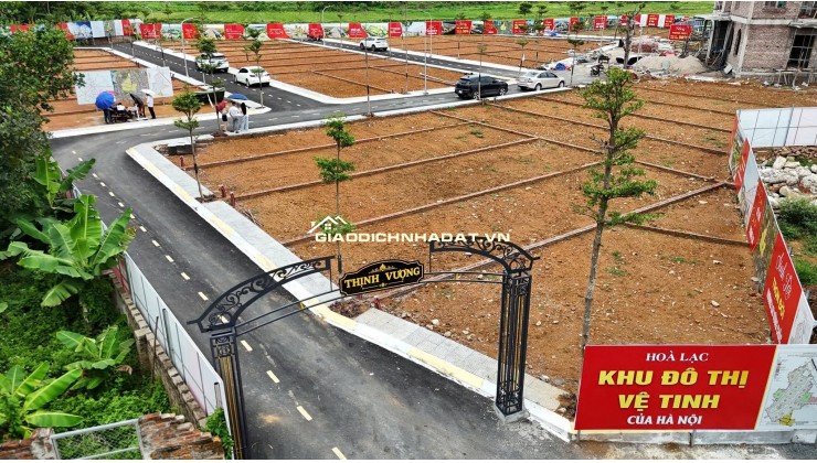 Vị trí vàng, lô góc 2 mặt tiền 102m hot nhất Hòa Lạc, có việc nên cần bán lại