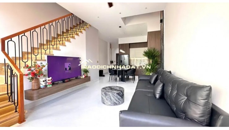 SIÊU PHẨM NHÀ Phố 1 TRỆT 1 LẦU ,GIÁ  2tỷ 650tr DT 100M2_ 3PN _2TOLET