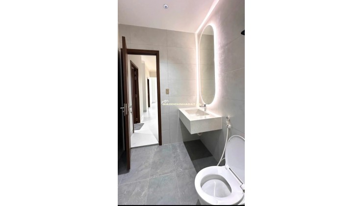 SIÊU PHẨM NHÀ Phố 1 TRỆT 1 LẦU ,GIÁ  2tỷ 650tr DT 100M2_ 3PN _2TOLET