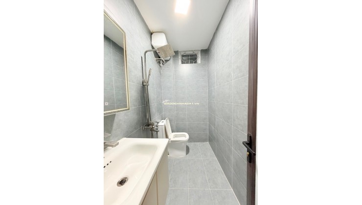 Nhà Cầu Giấy 50m 5 Tầng - Sang xin mịn - Giá Hợp Lý 10.8 tỷ - Trung Tâm Cầu Giấy