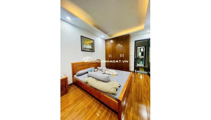30m ra phố Tôn Đúc Thắng, nhà 30m x 4 tầng, giá chưa đến 9 tỷ