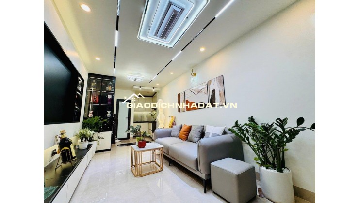 NHÀ 30M - TRUNG TÂM QUẬN HAI BÀ TRƯNG- SÁT PHỐ CỔ - CHỈ 150M RA MẶT PHỐ TRẦN KHÁT CHÂN - 5 TẦNG 3 NGỦ - FULL NỘI THẤT ĐẸP LONG LANH. GIÁ 7,9 tỷ