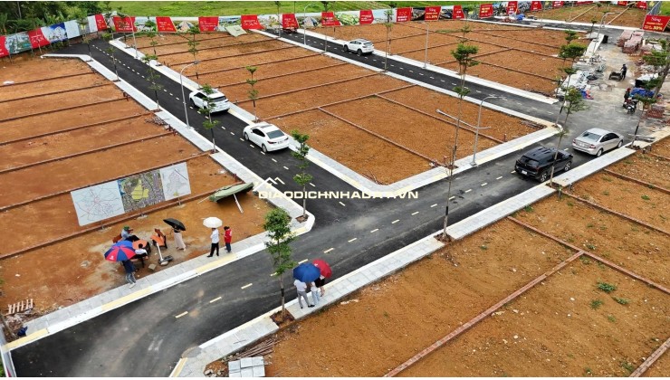 Vị trí vàng, lô góc 2 mặt tiền 102m hot nhất Hòa Lạc, có việc nên cần bán lại