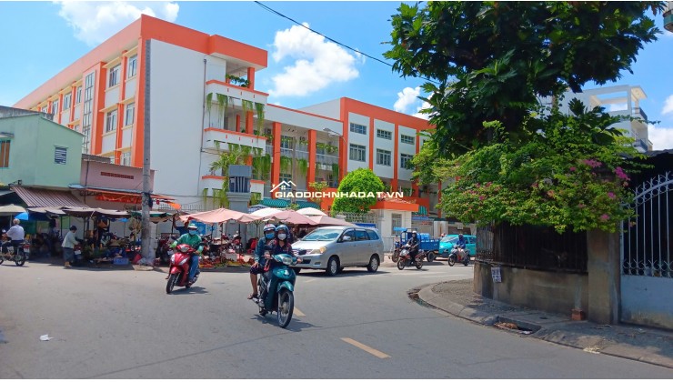 NHÀ MẶT TIỀN LÔ GÓC KINH DOANH ĐỈNH TRỊNH ĐÌNH TRỌNG - PHÚ TRUNG- TÂN PHÚ- DT 5.1*22m - 5TẦNG BTCT-CHỈ 18.X TỶ