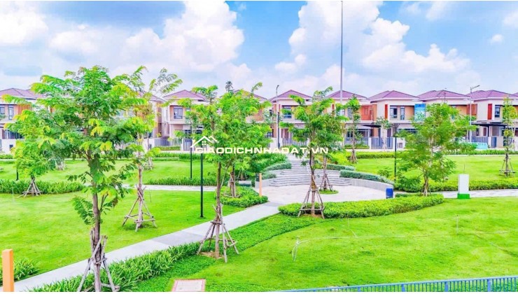 CHỈ 6.8 TỶ CÓ NGAY CĂN BIỆT THỰ 250M2 VIEW SUỐI TRONG KCN VSIP 2, LH:0937995558.