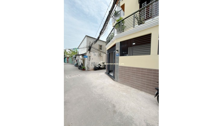 NHÀ GÓC 2 MẶT TIỀN – VỊ TRÍ SIÊU ĐẸP – 9.6 TỶ - HH 1% NHỜ ACE GIỚI THIỆU. LH:0938288389.