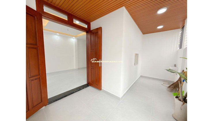 NHÀ GÓC 2 MẶT TIỀN – VỊ TRÍ SIÊU ĐẸP – 9.6 TỶ - HH 1% NHỜ ACE GIỚI THIỆU. LH:0938288389.
