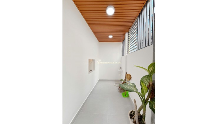NHÀ GÓC 2 MẶT TIỀN – VỊ TRÍ SIÊU ĐẸP – 9.6 TỶ - HH 1% NHỜ ACE GIỚI THIỆU. LH:0938288389.