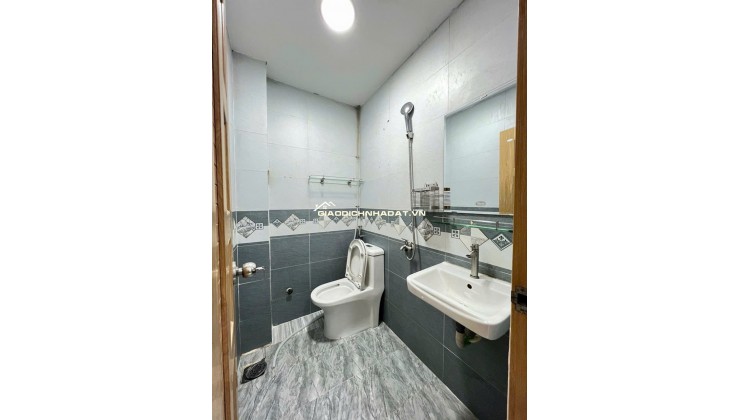ÌNH TÂN – GẦN TỈNH LỘ 10, KHU TÊN LỬA – NHÀ 2 TẦNG BTCT 36M² – 2PN – NHỈNH 3 TỶ TỶ